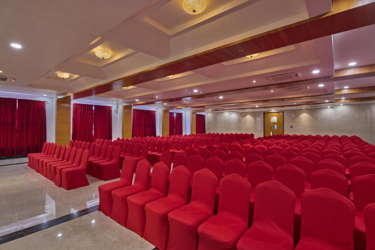 Golden Tulip Tirupati Hotel Exterior photo