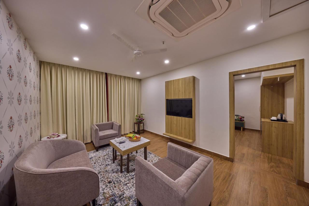 Golden Tulip Tirupati Hotel Exterior photo